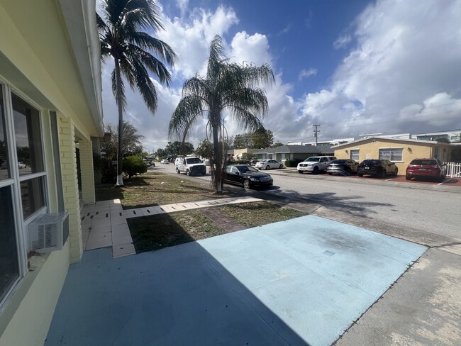 1622 N J St in Lake Worth Beach, FL - Building Photo - Building Photo