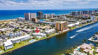 999 N Riverside Dr in Pompano Beach, FL - Building Photo