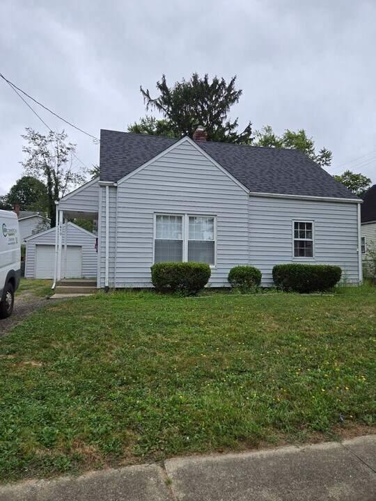 1439 Orlando Ave in Akron, OH - Building Photo
