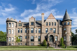 The James Scott Mansion in Detroit, MI - Foto de edificio - Building Photo