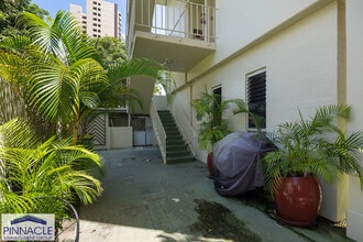 240 Lili?uokalani Ave in Honolulu, HI - Building Photo - Building Photo