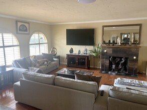 2457 Burgener Blvd in San Diego, CA - Building Photo - Building Photo
