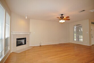 6866 Amberdale Dr in Fort Worth, TX - Building Photo - Building Photo
