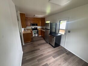 2413 E 18th St in Sioux Falls, SD - Building Photo - Building Photo