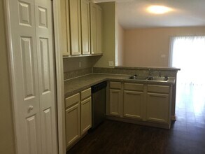 2508 Spring Pond Ln in Jacksonville, FL - Building Photo - Building Photo