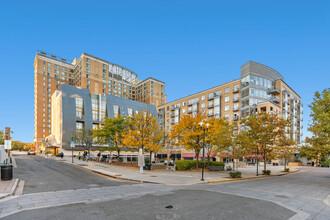 One Independence Plaza in Hyattsville, MD - Building Photo - Building Photo