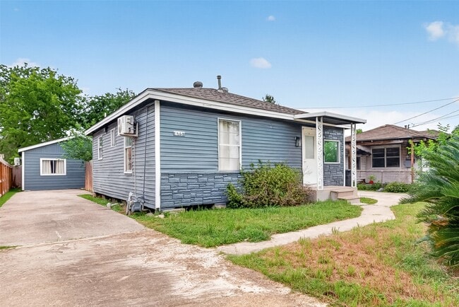 property at 6715 Victoria St