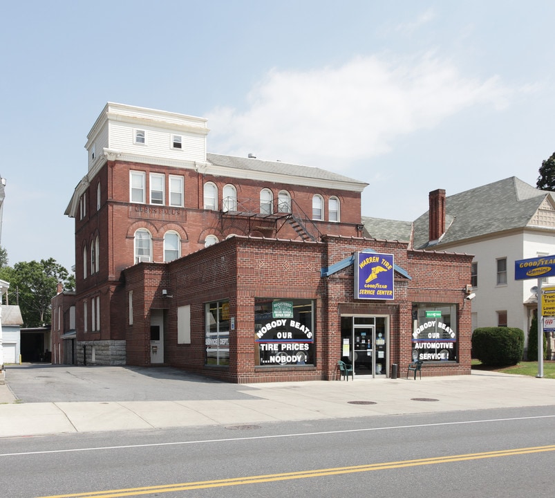 90 Warren St in Glens Falls, NY - Building Photo