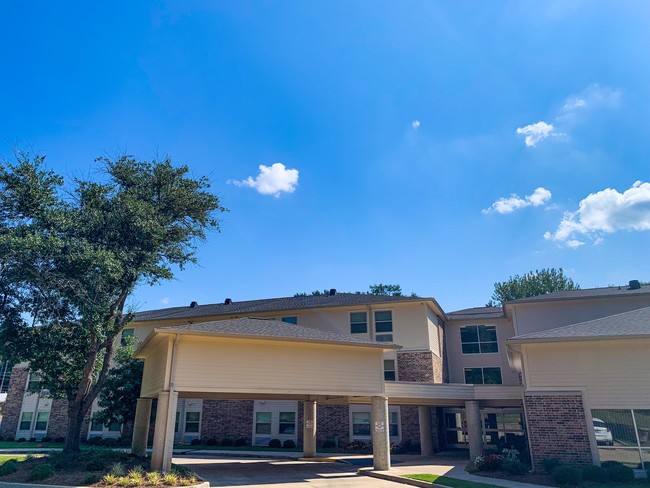 Red Oak Villa Senior Apartments in Minden, LA - Building Photo - Building Photo