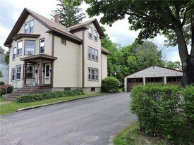 187-189 Rochester St in Westbrook, ME - Building Photo