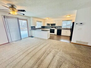 10648 Wren St NW in Coon Rapids, MN - Building Photo - Building Photo