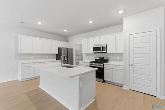 7520 Doris Ruth Ln SE in Owens Cross Roads, AL - Building Photo - Building Photo