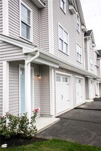 6 Mariner Way in Newport, RI - Building Photo - Building Photo