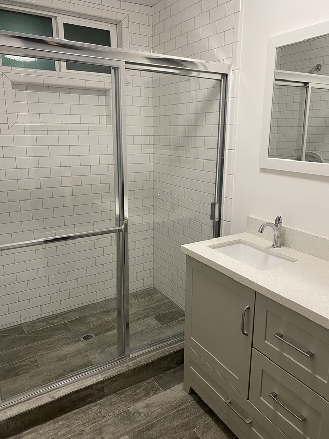 12349 Oxnard St, Unit 10 in North Hollywood, CA - Building Photo - Building Photo