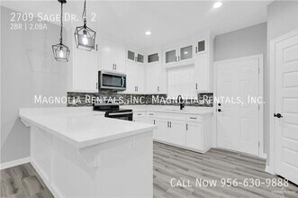2709 Sage Dr, Unit 2 in Weslaco, TX - Building Photo - Building Photo