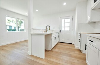 232 W 3rd St in San Dimas, CA - Building Photo - Building Photo