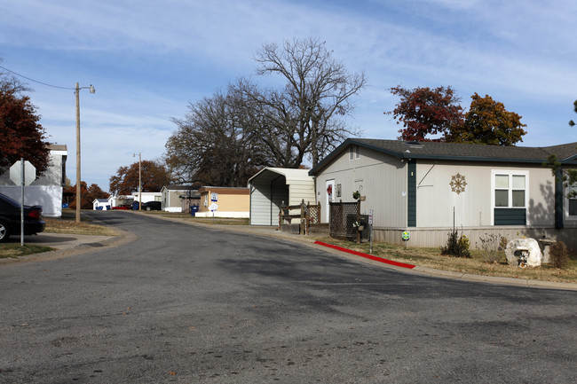 Timberland Mobile Home Community in Choctaw, OK - Building Photo - Building Photo