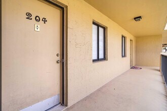 2820 Tennis Club 204 Dr in West Palm Beach, FL - Building Photo - Building Photo
