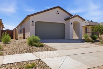 17333 W Smoketree Dr in Surprise, AZ - Building Photo - Building Photo