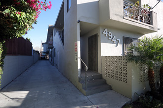 4947 Maplewood Ave in Los Angeles, CA - Foto de edificio - Building Photo