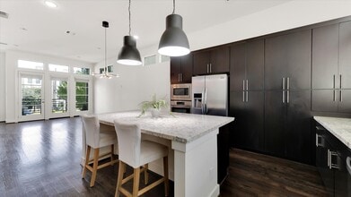 2115 Colorado St in Houston, TX - Building Photo - Building Photo