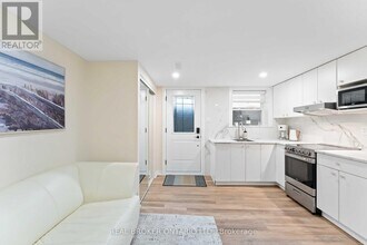 375 Zephyr Ave in Ottawa, ON - Building Photo - Building Photo