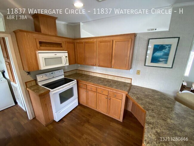 11837 Watergate Cir in Boca Raton, FL - Building Photo - Building Photo