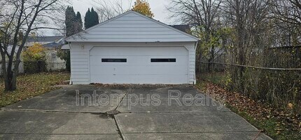 360 E 326th St in Willowick, OH - Foto de edificio - Building Photo