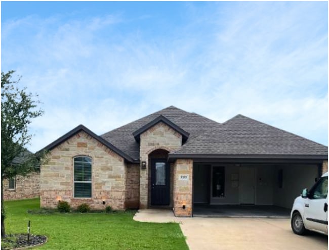 3335 White Horse Dr
