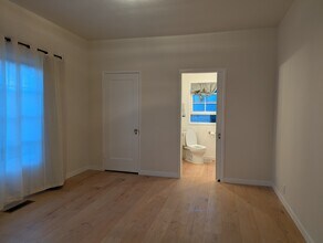 216 Park St in Pacific Grove, CA - Foto de edificio - Building Photo