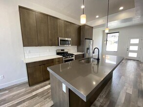 332 E Tri Ln in Draper, UT - Building Photo - Building Photo