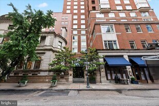 130 S 18th St in Philadelphia, PA - Building Photo