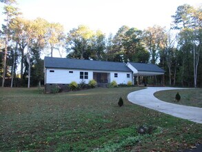 134 Garden Terrace in Dallas, NC - Building Photo - Building Photo