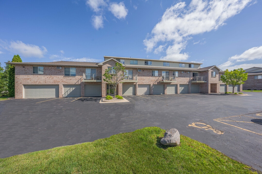 Terrace Lake in Green Bay, WI - Building Photo