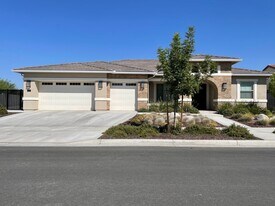 4114 Greendale Ct in Bakersfield, CA - Building Photo