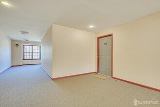 1109 Stoneridge Cir in Helmetta, NJ - Building Photo - Building Photo