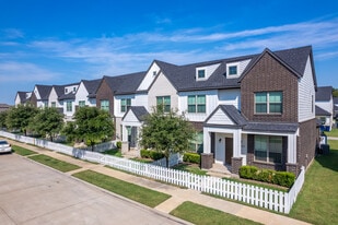 Townhomes at Bluebonnet Trails in Waxahachie, TX - Building Photo