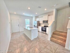 8377 Retrograde Rd in Jacksonville, FL - Building Photo - Building Photo
