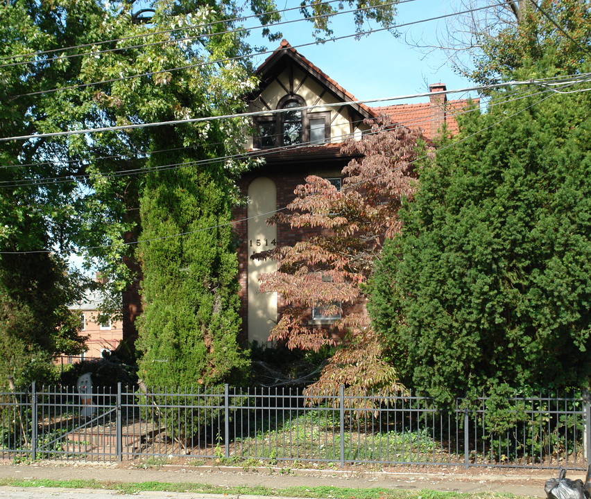 1514 Lee St in Charleston, WV - Building Photo