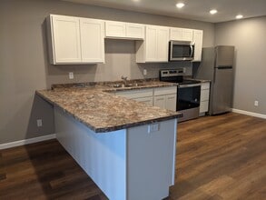 Lakeview Apartments in Albert Lea, MN - Building Photo - Building Photo