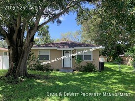 2105 52nd Ave N in St. Petersburg, FL - Building Photo