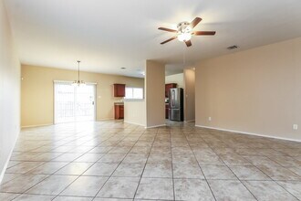 1104 Castle Springs Rd in Fort Worth, TX - Foto de edificio - Building Photo