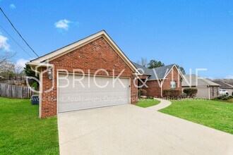5460 Virginia Way in Bessemer, AL - Building Photo - Building Photo