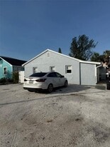 13228 3rd St E in Madeira Beach, FL - Building Photo