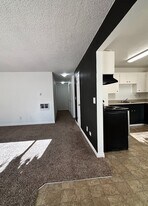 340 NE Cleveland Ave in Gresham, OR - Building Photo