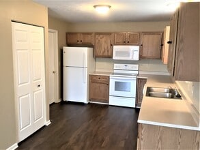 200 Hedgington Ct in Hamilton, OH - Building Photo - Building Photo