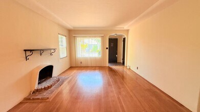 3226 Washington St in Alameda, CA - Building Photo - Building Photo