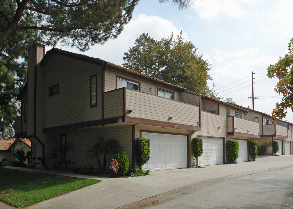 1077-1079 Border Ave in Corona, CA - Building Photo