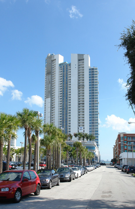 Paramount Bay in Miami, FL - Building Photo