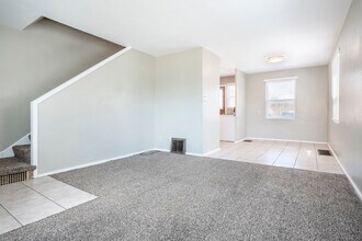 Eagle Point Townhomes in Dubuque, IA - Foto de edificio - Interior Photo